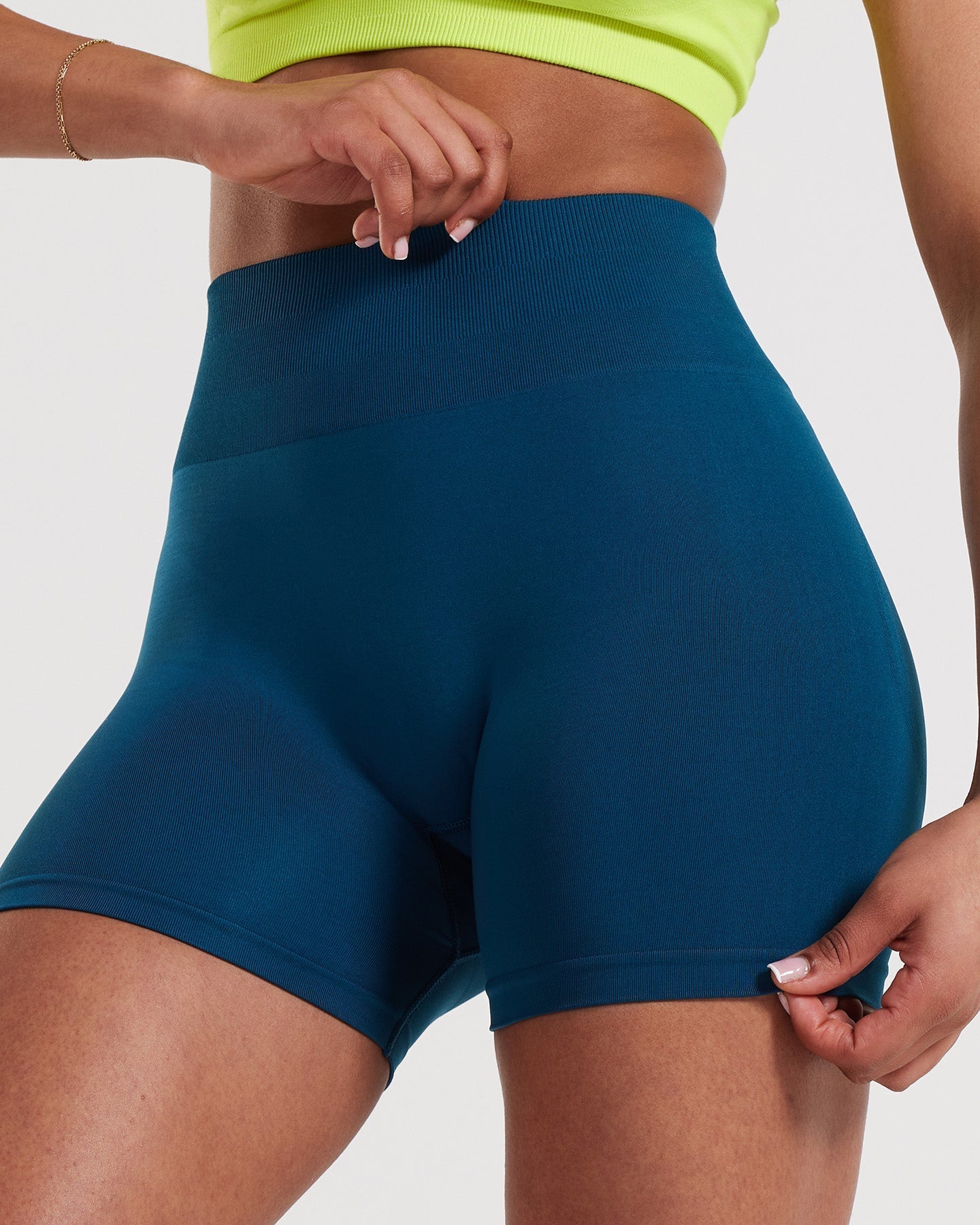 Define Scrunch Seamless Shorts | Teal