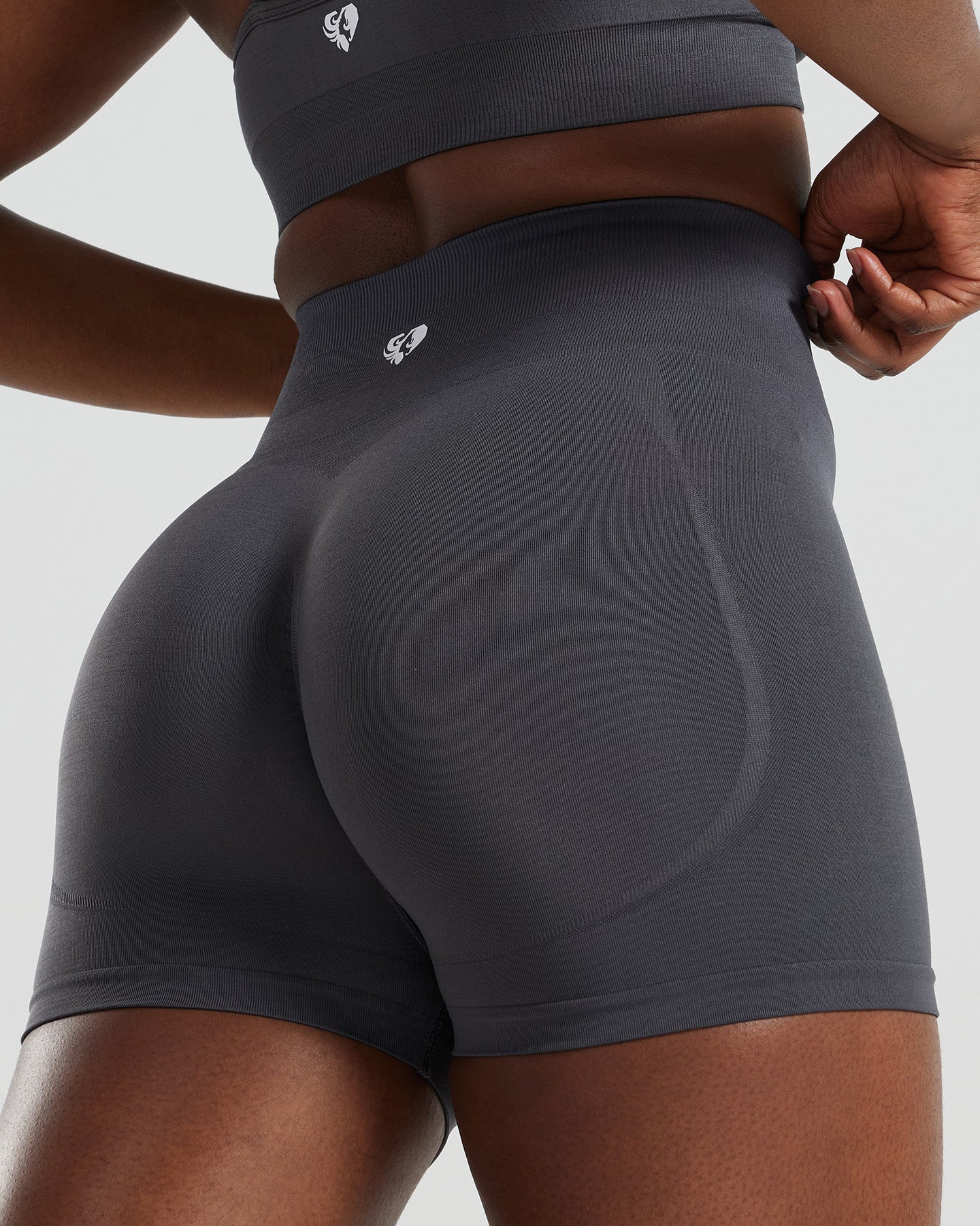 Define Scrunch Seamless Shorts | Graphite