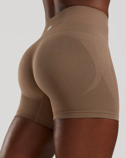 Define 2.0 Seamless Scrunch 4" Shorts | Caribou