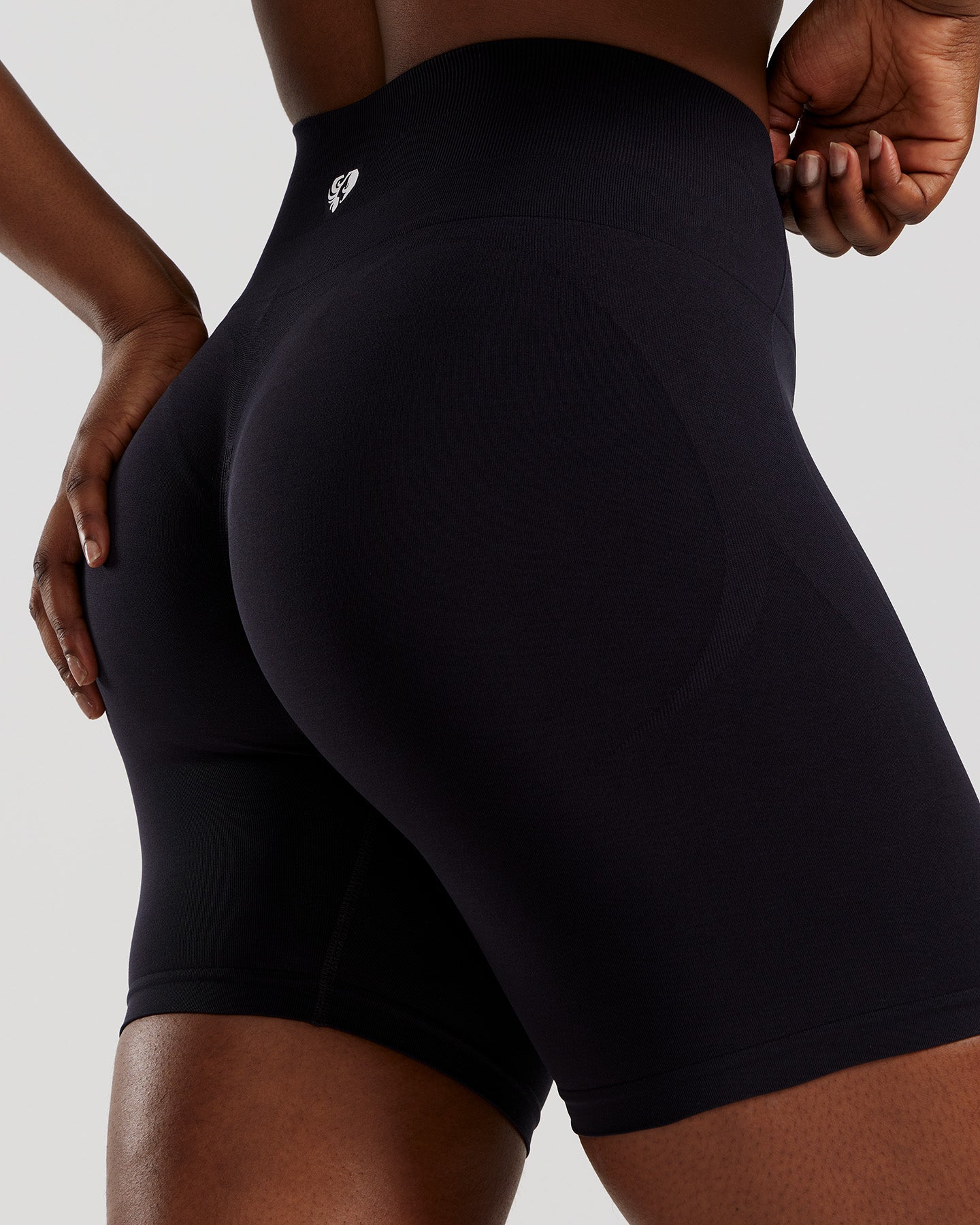 Define 2.0 Seamless Scrunch 6" Shorts | Black