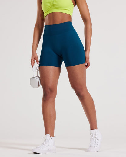 Define Scrunch Seamless Shorts | Teal