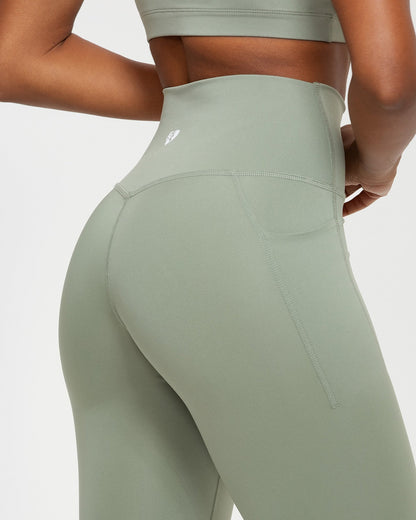 Essential Leggings with Pockets | Olive